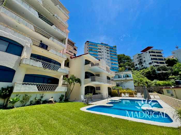 Apartment for sale in the Loma Bonita Condominium next to the Joyas de Brisamar Fractionation in Acapulco,