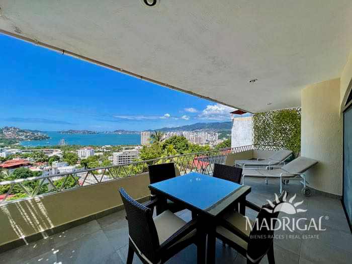 Apartment for sale in the Loma Bonita Condominium next to the Joyas de Brisamar Fractionation in Acapulco,