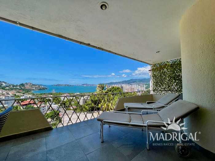 Apartment for sale in the Loma Bonita Condominium next to the Joyas de Brisamar Fractionation in Acapulco,