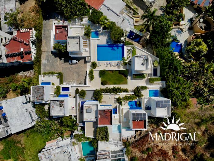 Villa en venta en condominio Roca Sola en Club Deportivo, en Acapulco 