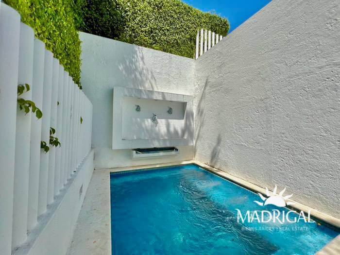 Villa for sale in Roca Sola condominium in Club Deportivo, in Acapulco