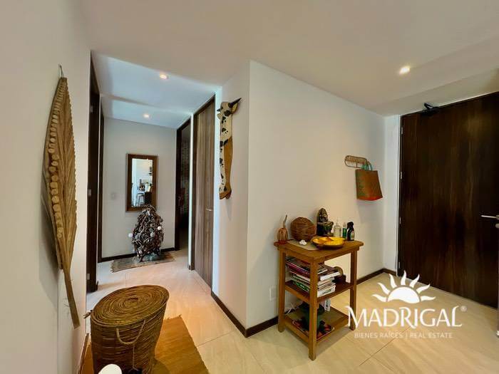 La Isla Condominium | Three-bedroom apartment for sale with beach access