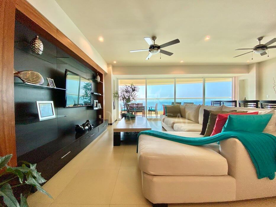 Aquarelle, apartment for sale in Playa Diamante in Acapulco facing the sea