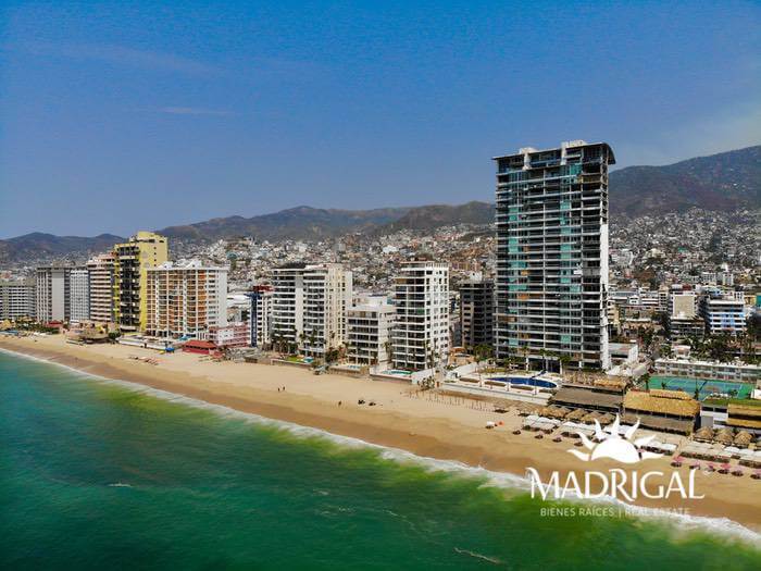 BAJA DE PRECIO Marazul - Departamento en venta de 3 recámaras con vista a la bahía