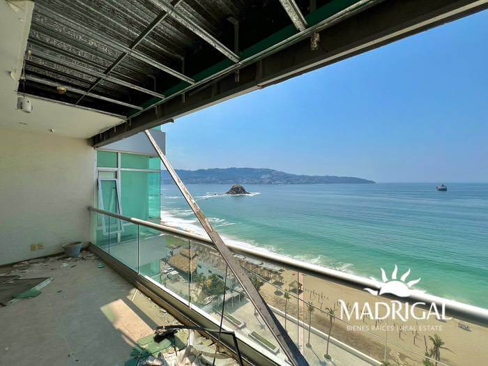 BAJA DE PRECIO Marazul - Departamento en venta de 3 recámaras con vista a la bahía