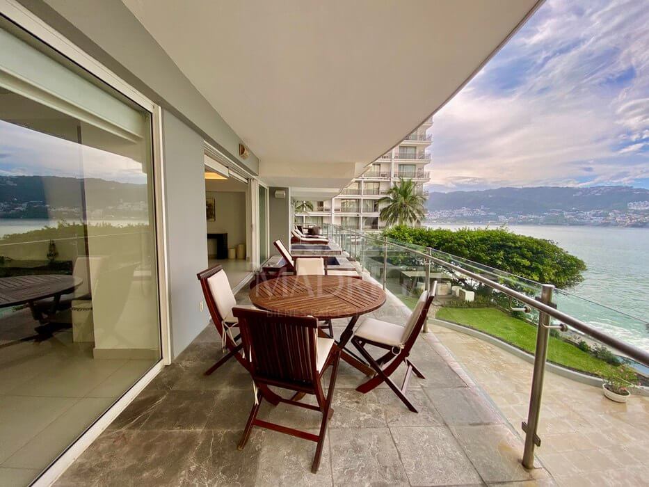 Lower Price! Apartment for sale in Portomare, in the bay of Acapulco