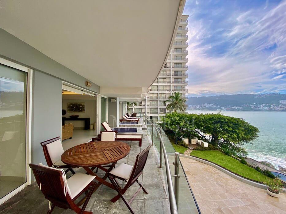 Lower Price! Apartment for sale in Portomare, in the bay of Acapulco