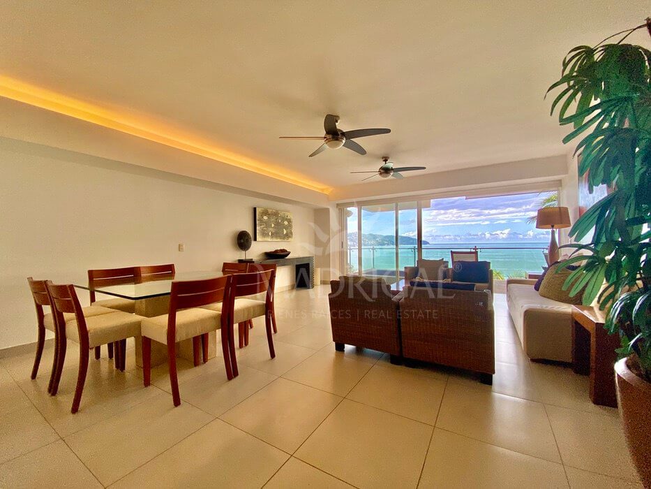 Baja de Precio! Departamento en venta en Portomare, en la bahía de Acapulco