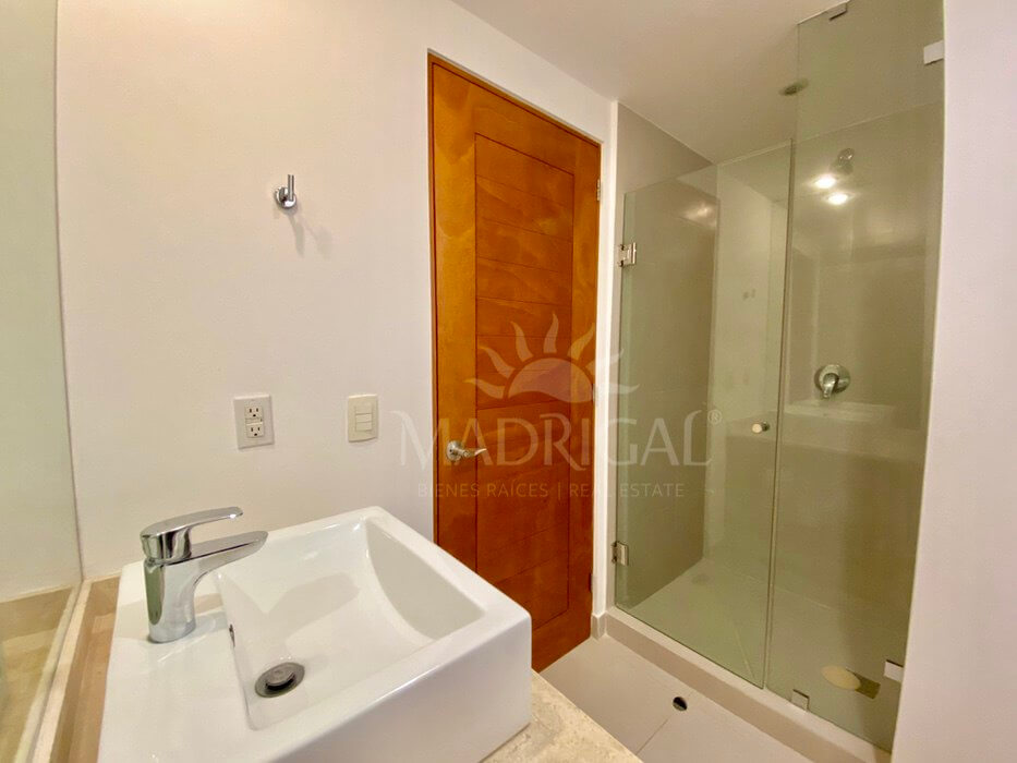 Lower Price! Apartment for sale in Portomare, in the bay of Acapulco