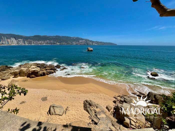 Baja de Precio! Departamento en venta en Portomare, en la bahía de Acapulco