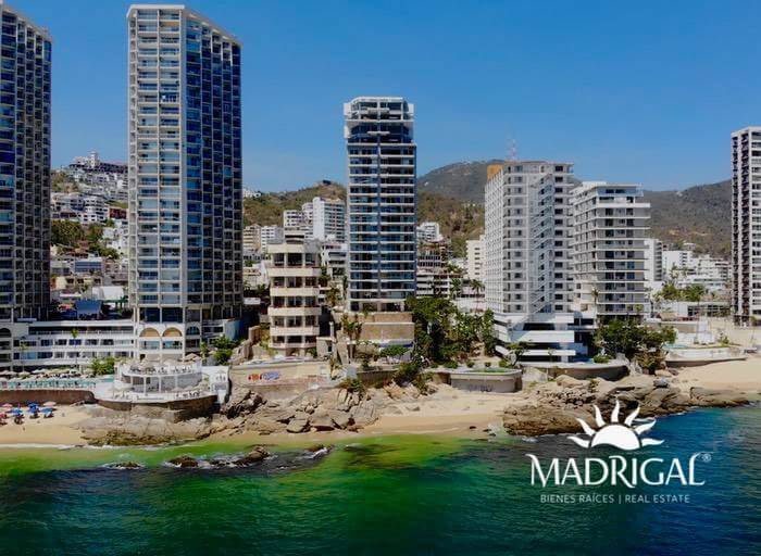 Baja de Precio! Departamento en venta en Portomare, en la bahía de Acapulco