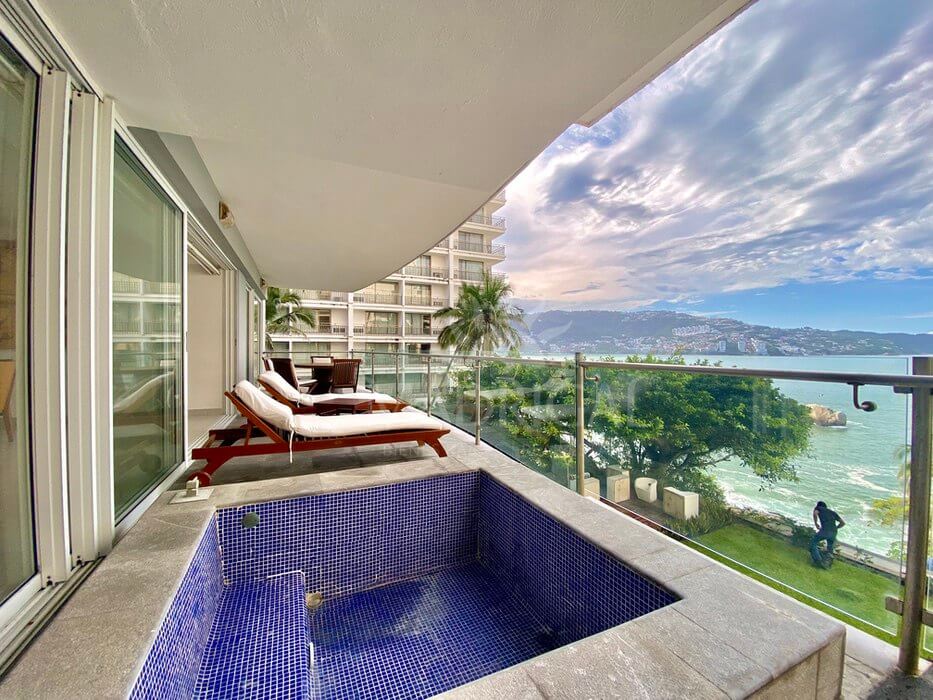 Baja de Precio! Condominio Portomare, departamento en venta en la bahía de Acapulco