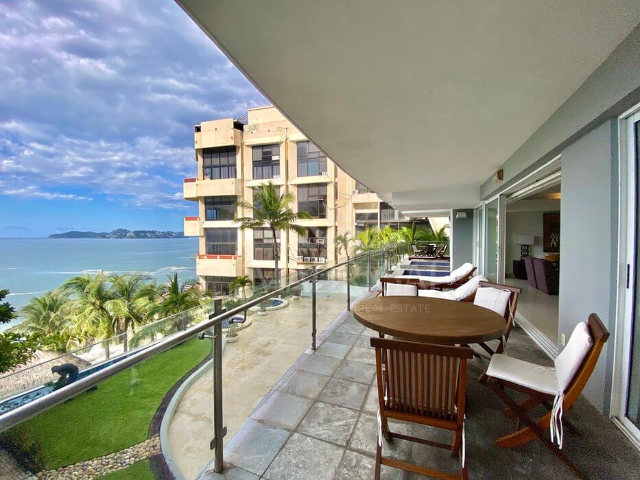 Low price! Portomare Condominium, apartment for sale in Acapulco Bay