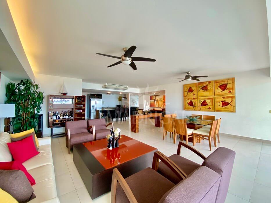 Low price! Portomare Condominium, apartment for sale in Acapulco Bay