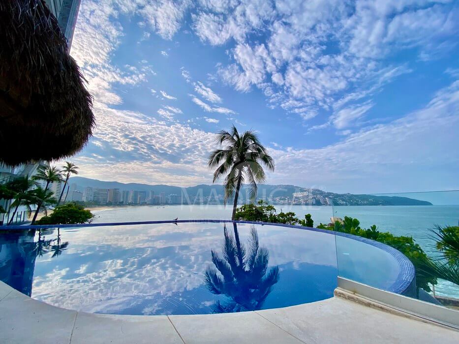 Low price! Portomare Condominium, apartment for sale in Acapulco Bay