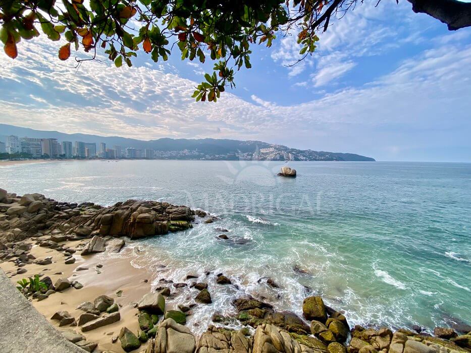 Low price! Portomare Condominium, apartment for sale in Acapulco Bay