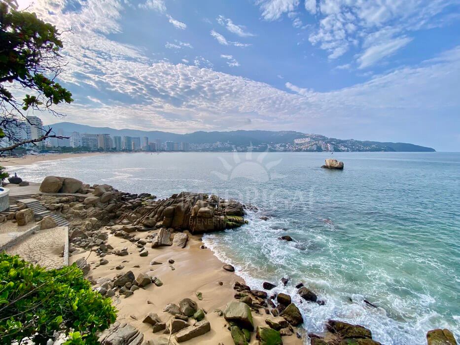 Low price! Portomare Condominium, apartment for sale in Acapulco Bay