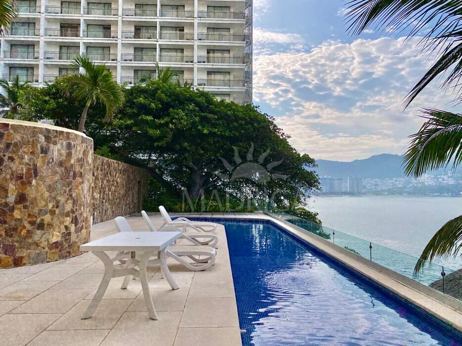 Low price! Portomare Condominium, apartment for sale in Acapulco Bay