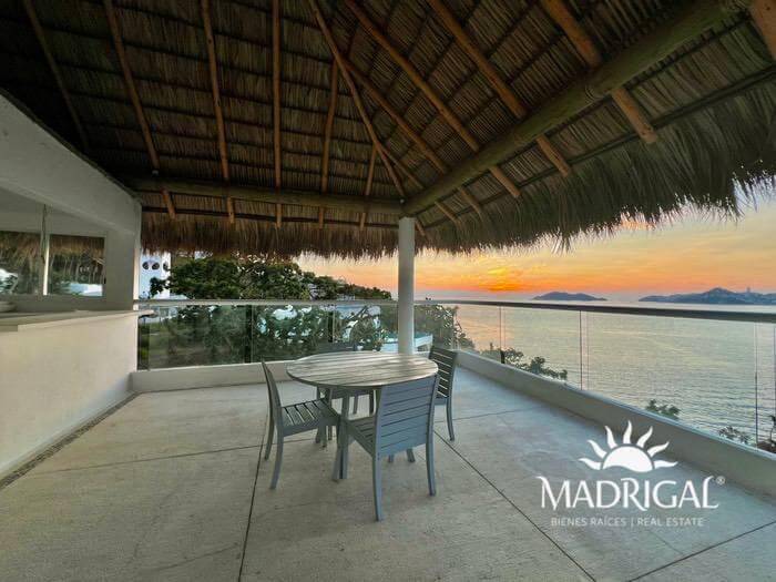 Casa en renta en Brisas Guitarrón, con vista a la bahía de Acapulco