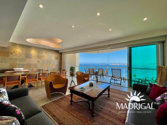 Apartment for sale in Acapulco Bay facing the sea, Century Resort