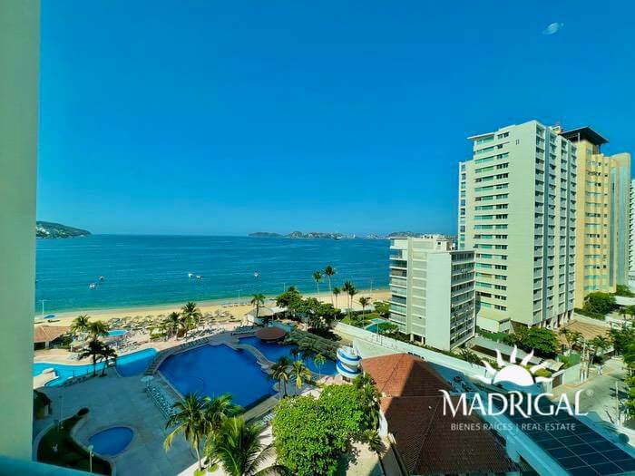 Apartment for sale in Acapulco Bay facing the sea, Century Resort