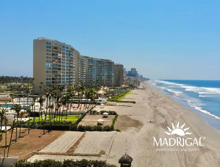 Playamar Diamante |Departamento en venta de cuatro recámaras frente al mar en Playa Diamante