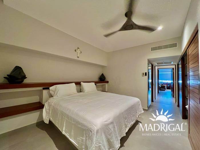 Playamar Diamante |Departamento en venta de cuatro recámaras frente al mar en Playa Diamante