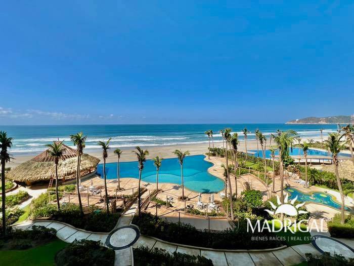 Playamar Diamante |Departamento en venta de cuatro recámaras frente al mar en Playa Diamante