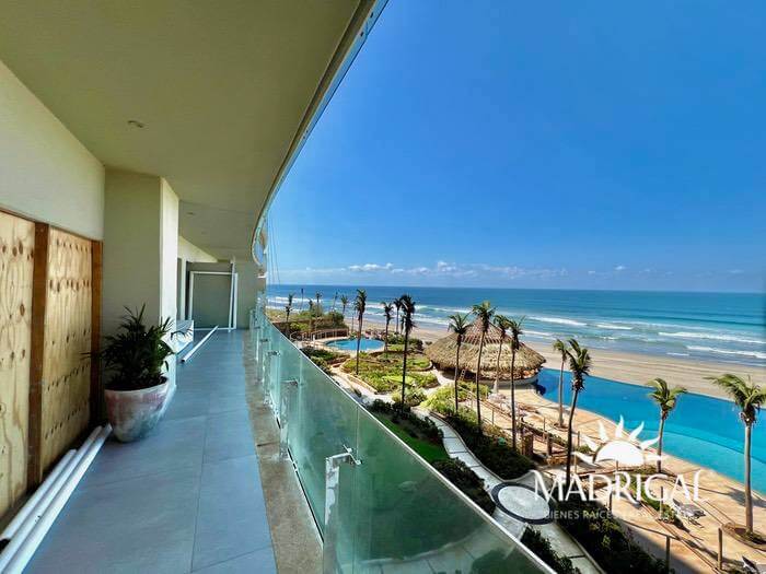 Playamar Diamante |Departamento en venta de cuatro recámaras frente al mar en Playa Diamante