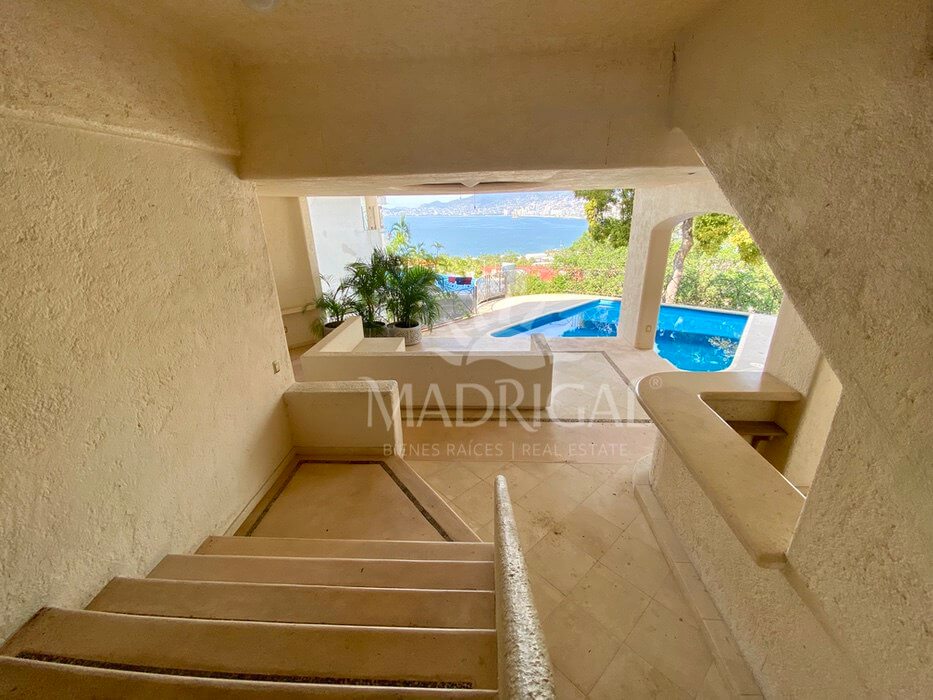 House for sale in Acapulco in the Joyas de Brisamar Fractionation