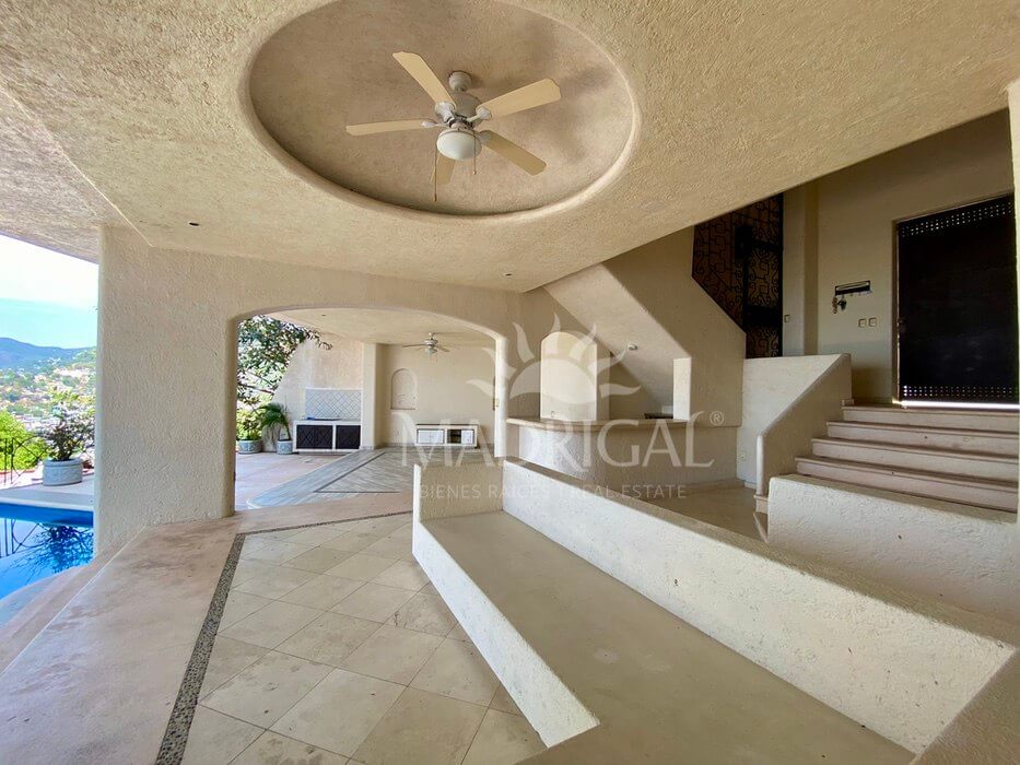 House for sale in Acapulco in the Joyas de Brisamar Fractionation