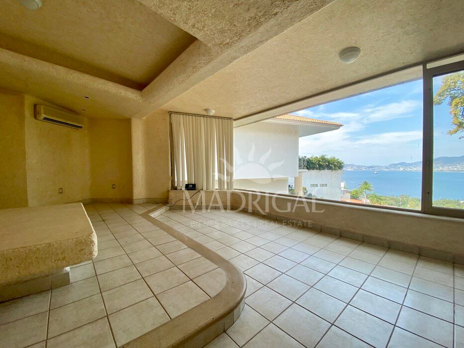 House for sale in Acapulco in the Joyas de Brisamar Fractionation