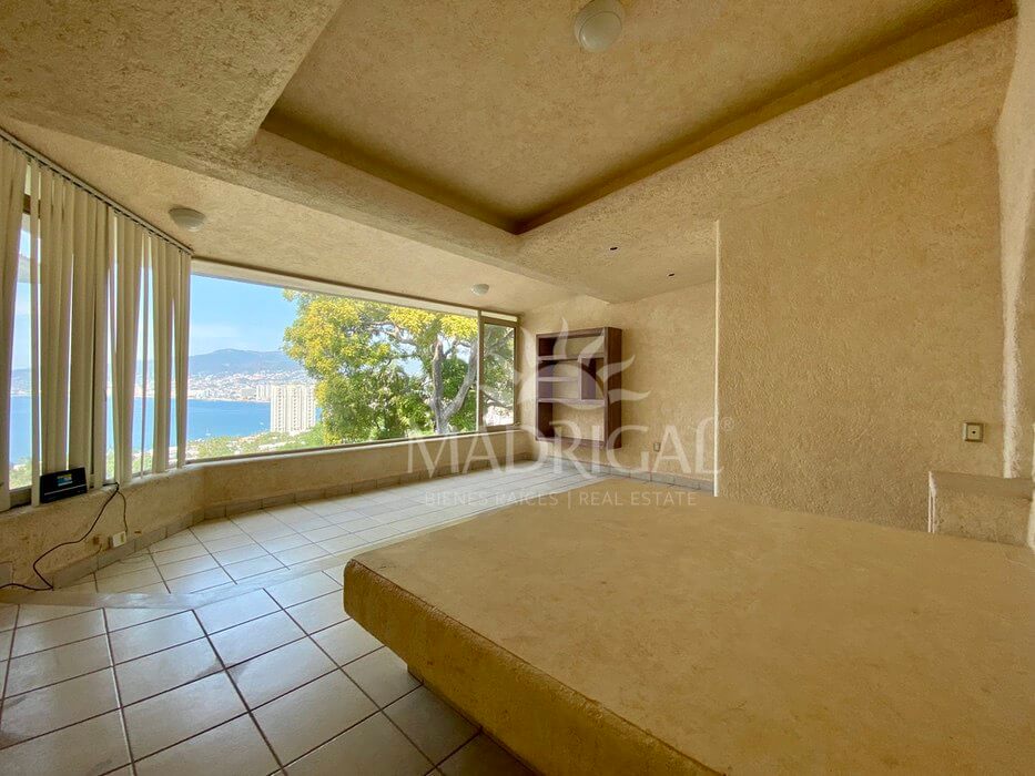 House for sale in Acapulco in the Joyas de Brisamar Fractionation