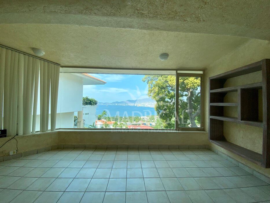 House for sale in Acapulco in the Joyas de Brisamar Fractionation