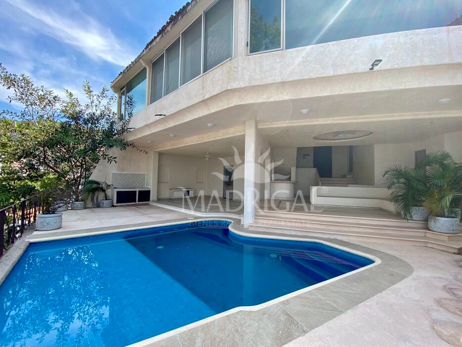 House for sale in Acapulco in the Joyas de Brisamar Fractionation