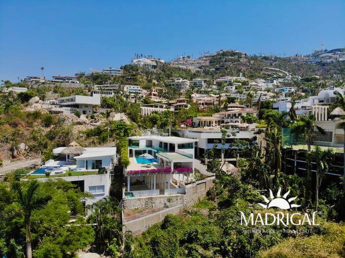 House for sale in the Brisas section of La Concha in Acapulco