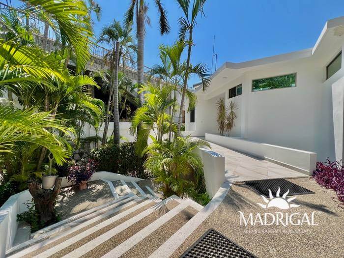 House for sale in the Brisas section of La Concha in Acapulco