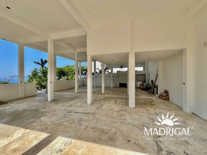 House for sale in the Brisas section of La Concha in Acapulco