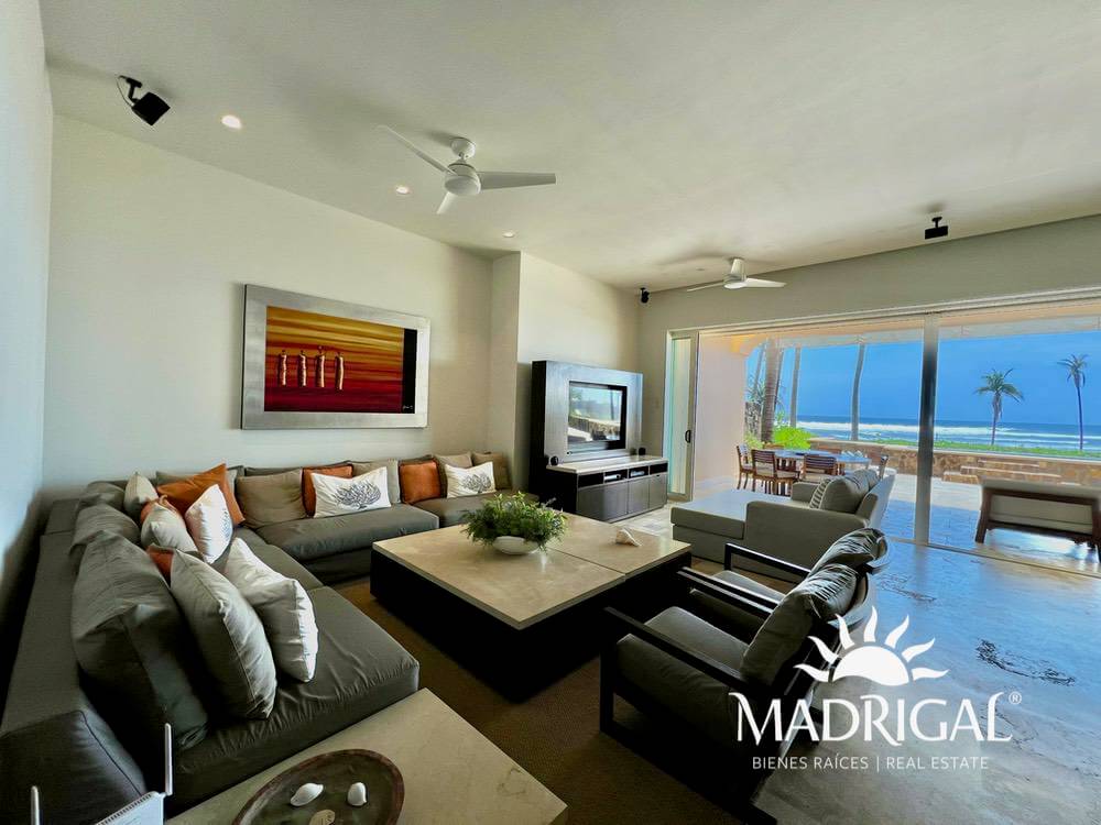 Del Mar Tres Vidas Condominium | Apartment for sale on garden level with own pool