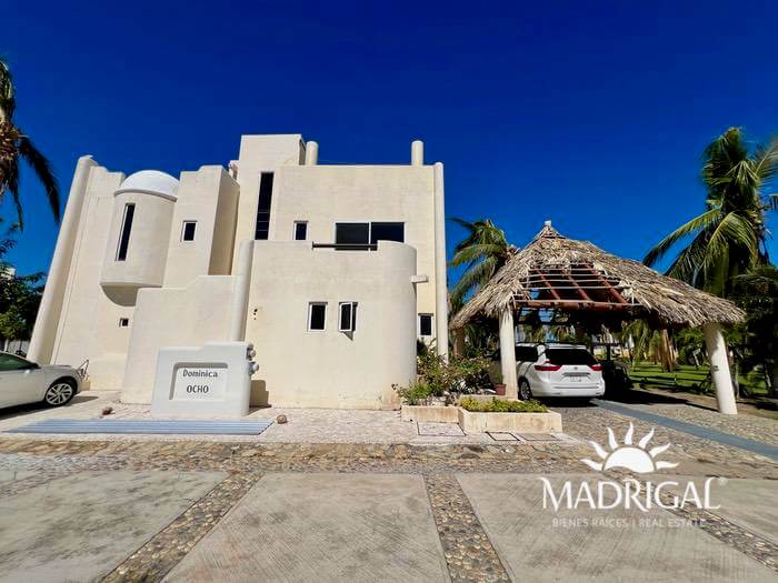 Son Vida, four bedroom villa for sale in a condominium, in Playa Diamante