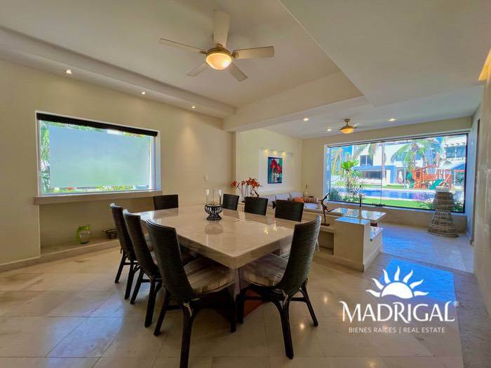 Son Vida, four bedroom villa for sale in a condominium, in Playa Diamante