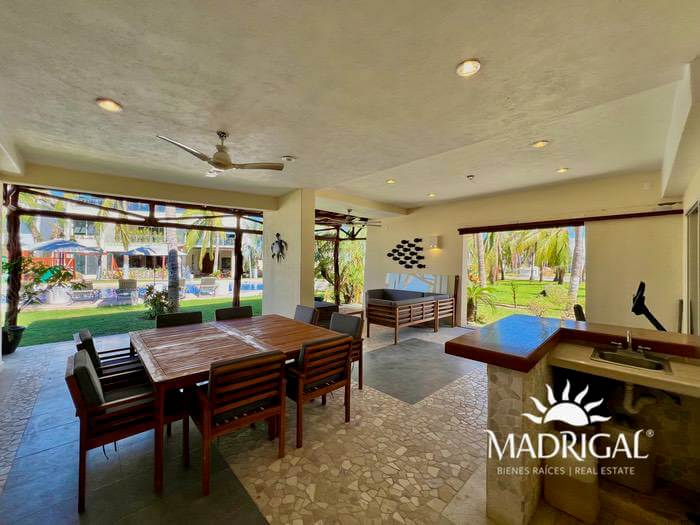 Son Vida, four bedroom villa for sale in a condominium, in Playa Diamante