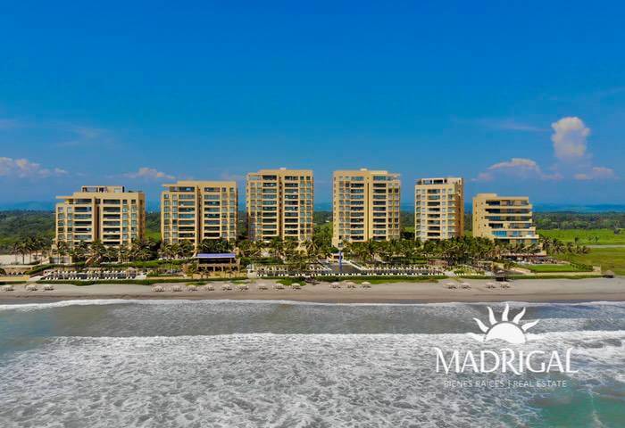 El Palmar Tres Vidas | Four bedroom apartment facing the sea