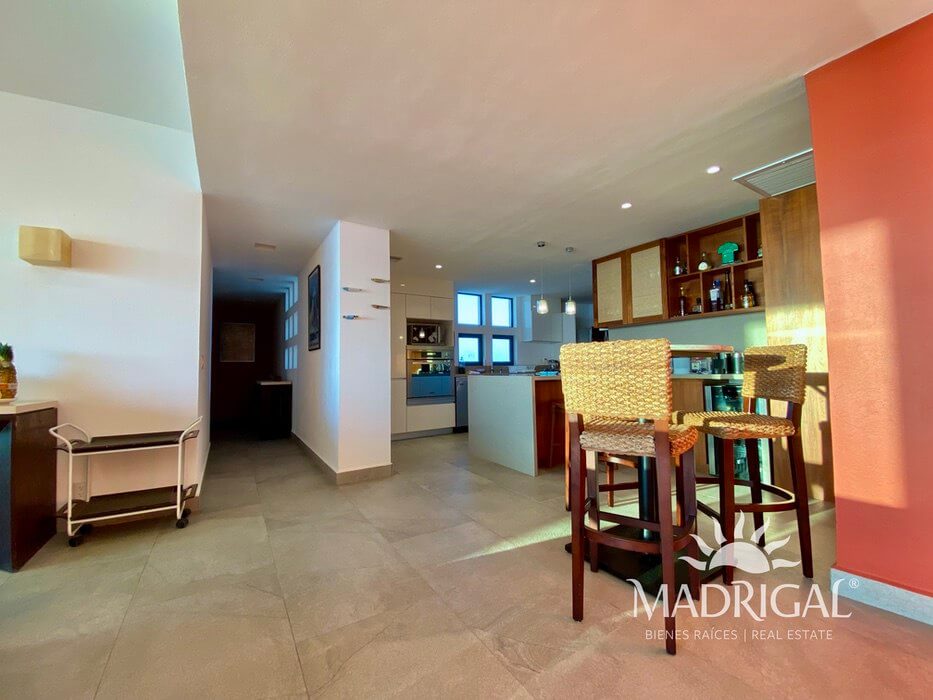 El Palmar Tres Vidas | Four bedroom apartment facing the sea