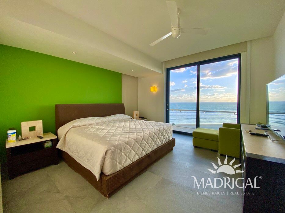 El Palmar Tres Vidas | Four bedroom apartment facing the sea