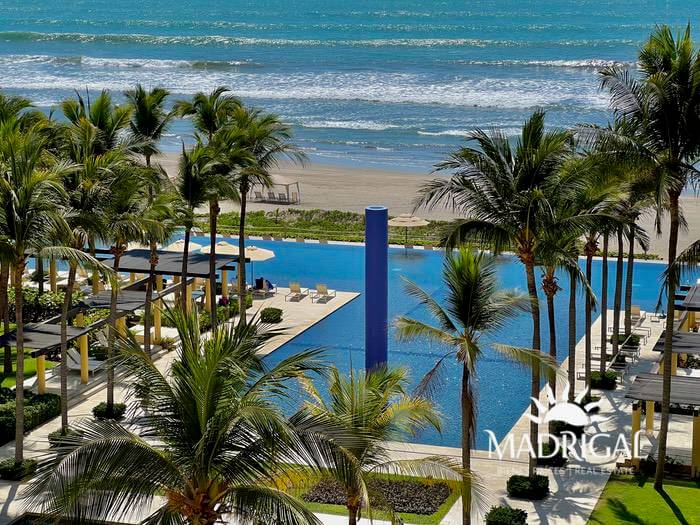 El Palmar Tres Vidas | Four bedroom apartment facing the sea