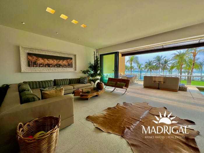 El Palmar Tres Vidas | Beachfront apartment for sale with large terrace