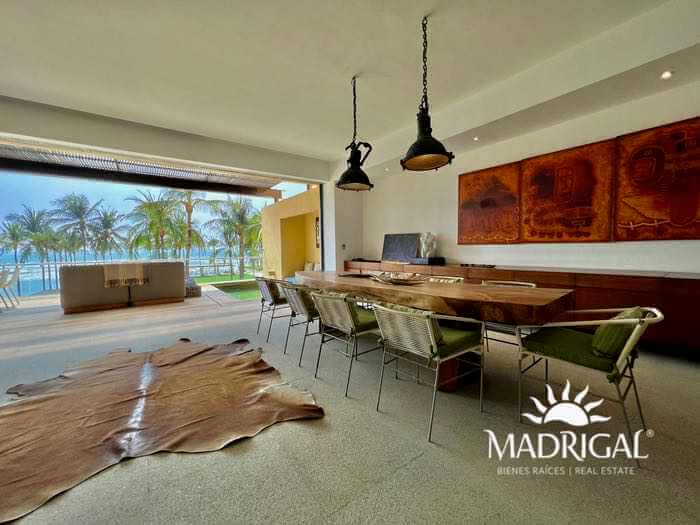 El Palmar Tres Vidas | Beachfront apartment for sale with large terrace