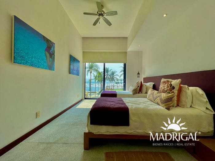 El Palmar Tres Vidas | Beachfront apartment for sale with large terrace