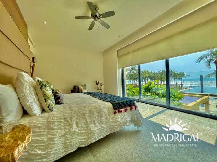 El Palmar Tres Vidas | Beachfront apartment for sale with large terrace